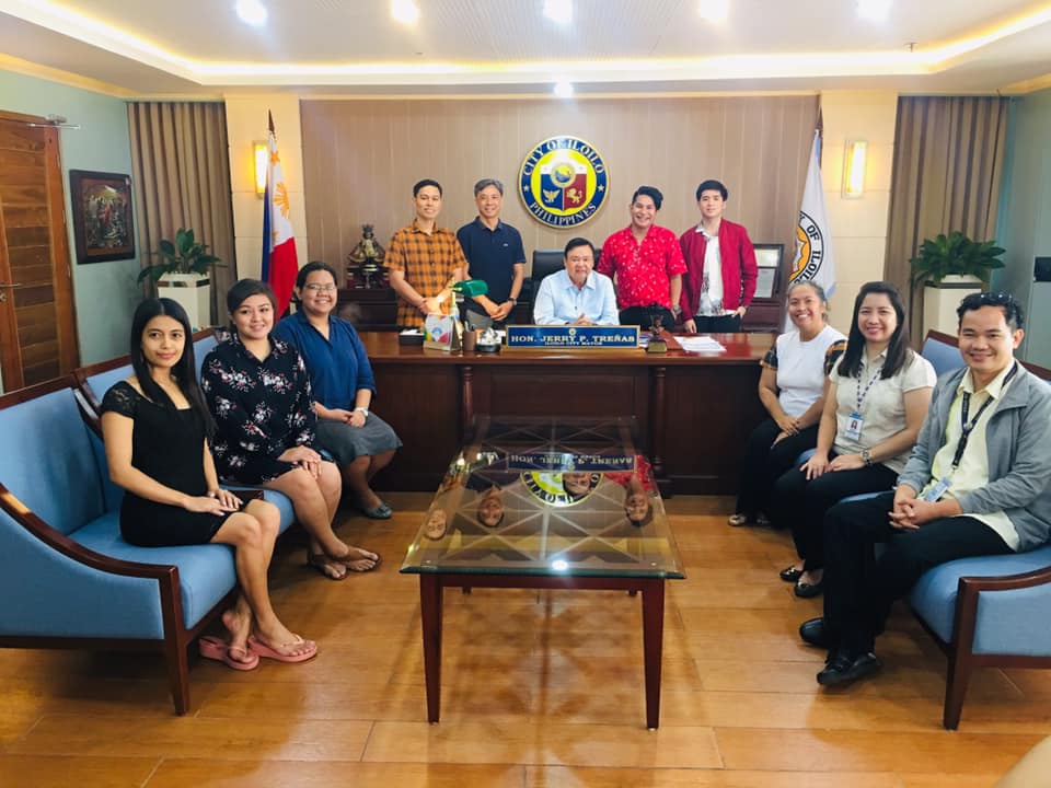 iloilo bloggers with mayor jerry trenas
