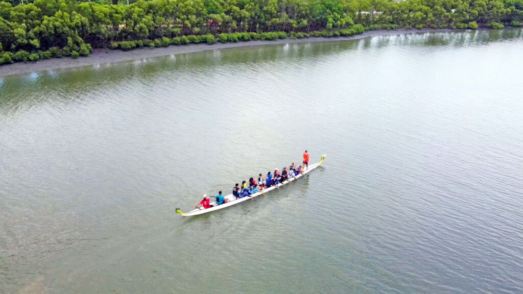 Iloilo Paddlers Club cruising the Iloilo River