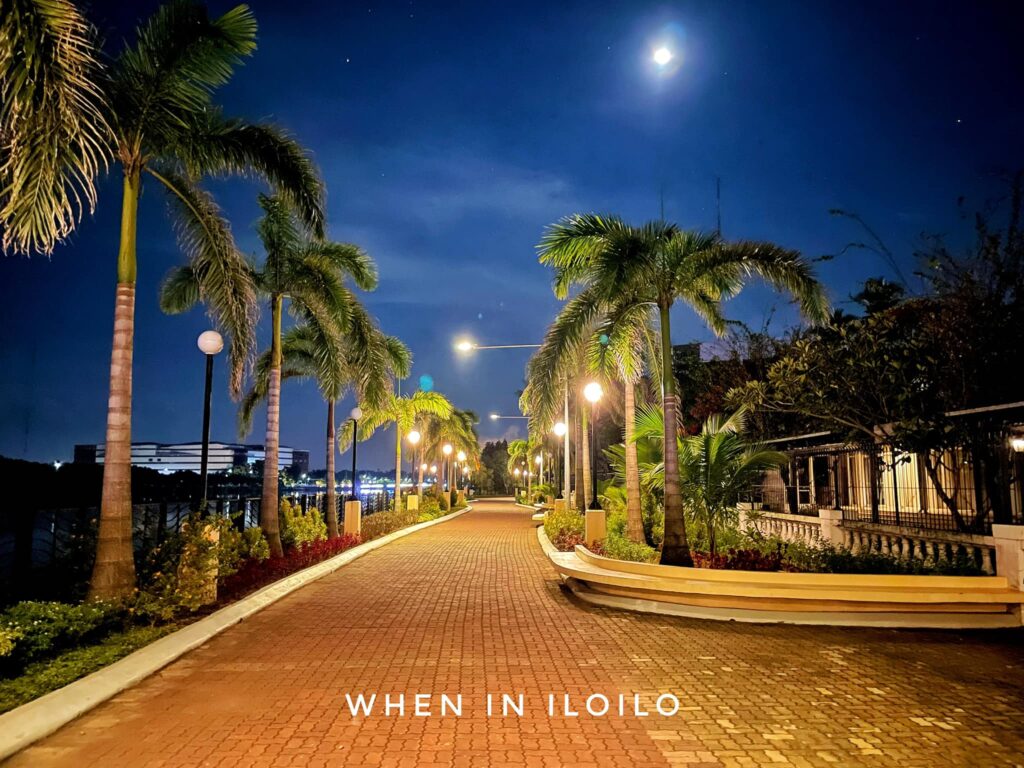 Iloilo Esplanade at Night. Photo by When in Iloilo.