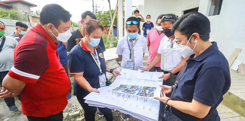 Mayor Jerry Trenas inspects the construction of bigger Uswag Dialysis Center in San Isidro, Jaro.