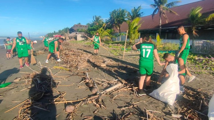 Cleanup drive along coastal areas of Villa beach in Arevalo.