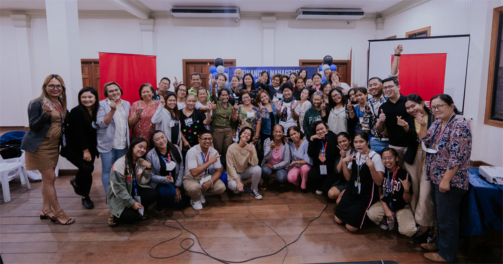 Home Credit team together with all the attendees during the Financial Management Seminar in Iloilo City.