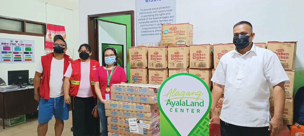 A total of 22 boxes of instant noodles and 6 boxes of can goods were donated by ALAGANG AYALA LAND to the affected families.