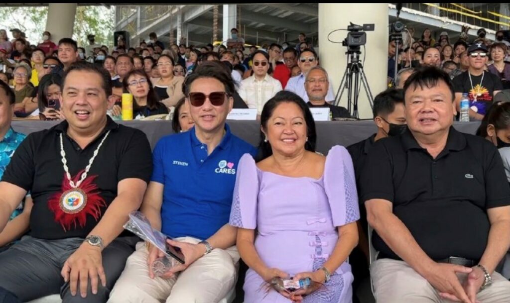 (From left to right) House Speaker Martin Romualdez, SM Supermalls president Steven Tan, First Lady Liza Araneta Marcos, and Iloilo City Mayor Jerry Treñas during the Dinagyang Dance Competition at the Iloilo Freedom Grandstand