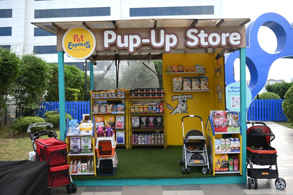 The Pet Express Pop-Up store at the Skypark of SM Aura Premier.