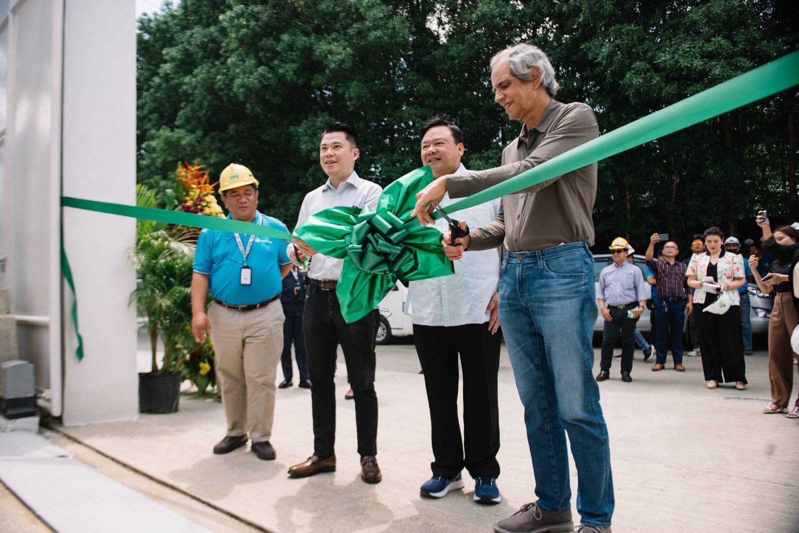 Billionaires led the inauguration of Megaworld substation.