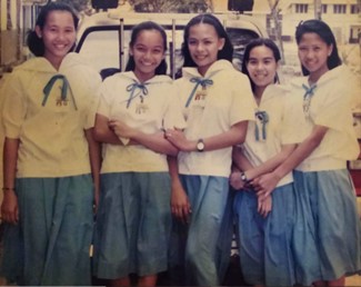 Glenda with friends at the Western Visayas College of Science and Technology(now Iloilo Science and Technology University / ISAT-U). 