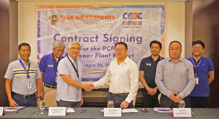In photo (from L-R): Sealing the solar farm deal are the PCPC and NEPC officials PCPC Chief Operating Officer Winifredo Pangilinan; PCPC Senior Vice President, Technical Advisor Edwin Ladignon; PCPC President and CEO Nicandro Fucoy; NEPC Power Construction Corp. President Jiang Zhimin; PCPC Vice President for Business Development and Market Operations Alfie Miras; NEPC Project Manager Yi Jingyou; and PCPC Assistant Manager for Business Development Kenneth Jorigue.