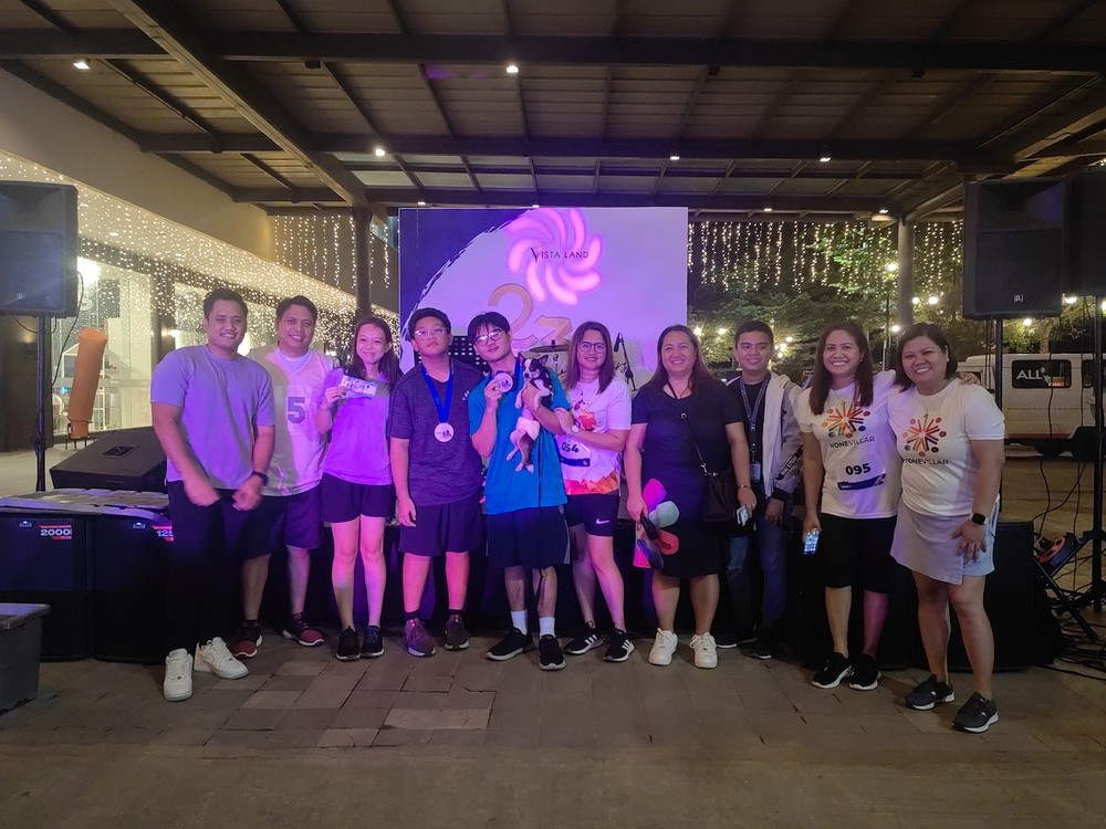 Winners of the Family Fun Run were awarded with various gifts and prizes, followed by a night of musical joy from the live band.