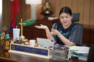 Mayor Raisa Trenas with the Institute for Solidarity in Asia (ISA)